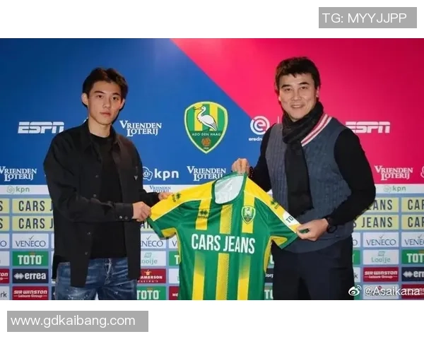 足球巨星们的家庭生活：从赛场到家园，见证他们如何成为好爸爸